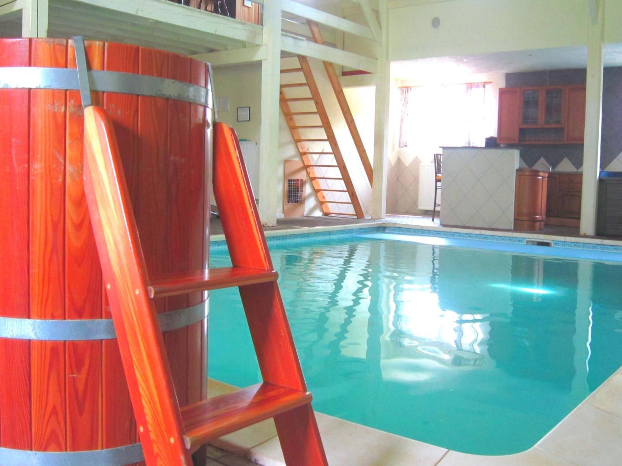 Modern Holiday Home In Sourbrodt With Private Pool Waimes Bagian luar foto